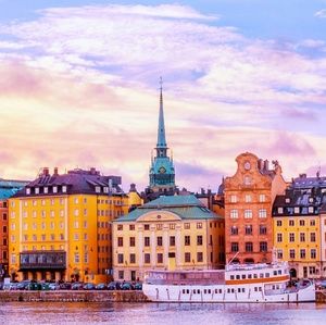 Meet your Posher, Lowanda